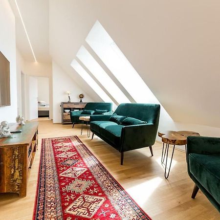 Grosse Dachgeschosswohnung Im Herzen Von Graz Bagian luar foto