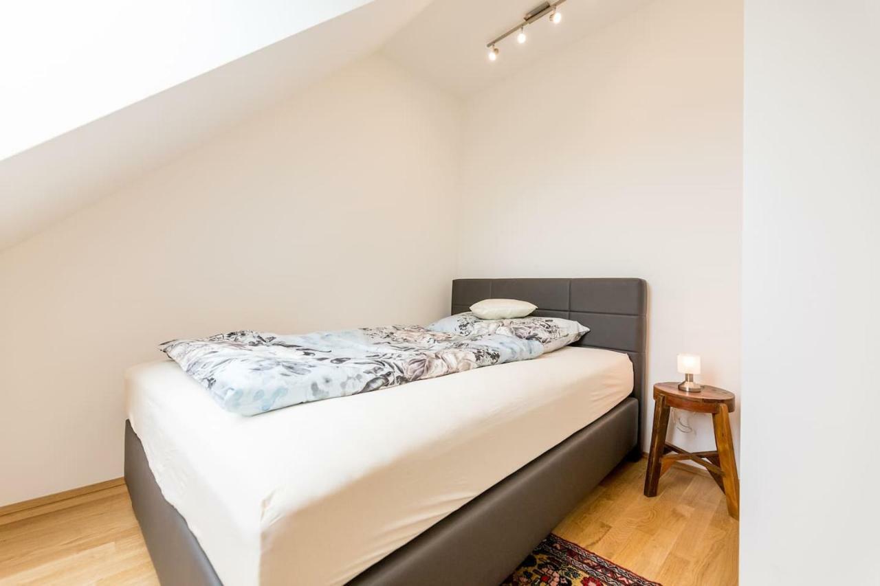 Grosse Dachgeschosswohnung Im Herzen Von Graz Bagian luar foto