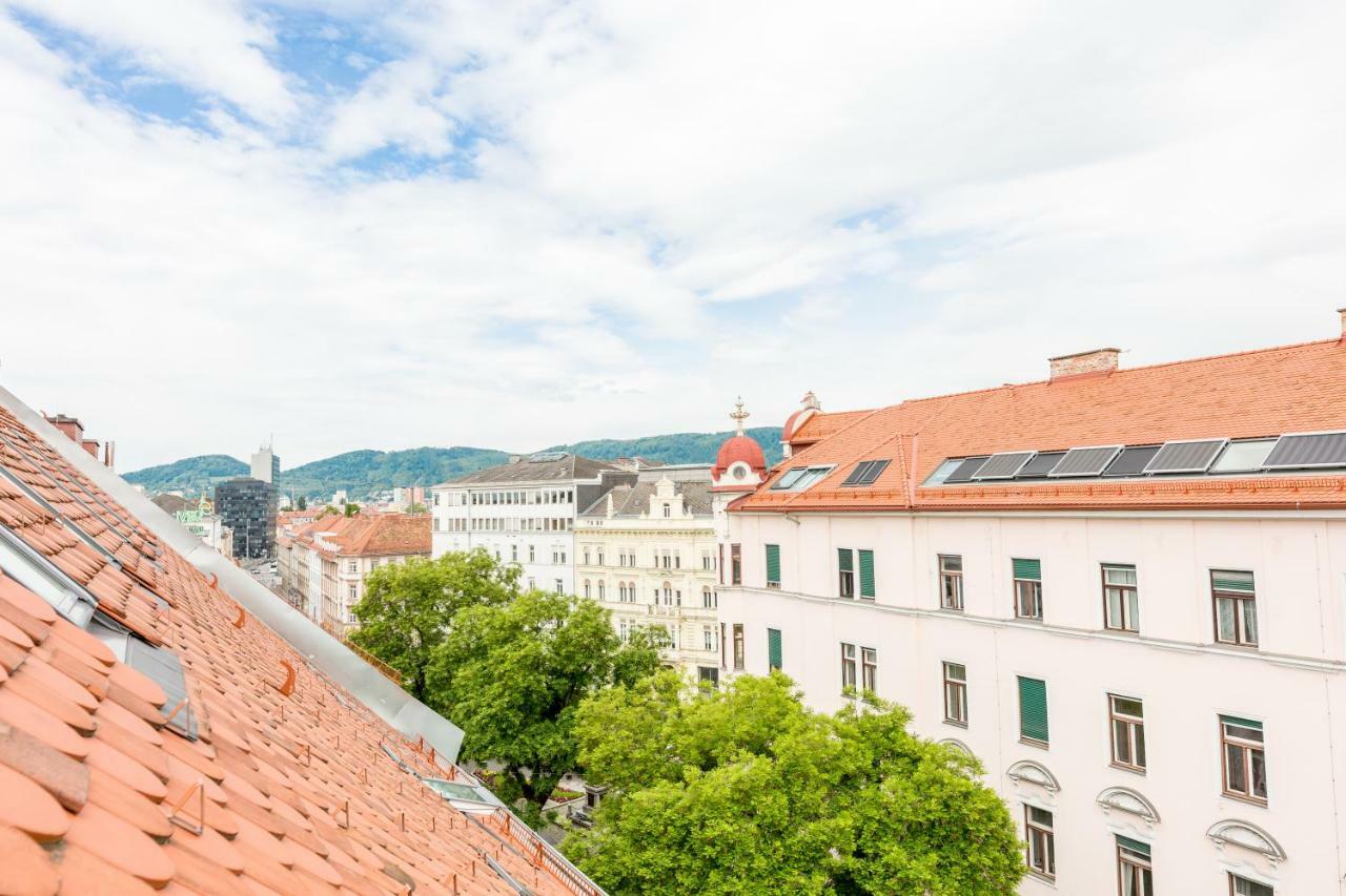 Grosse Dachgeschosswohnung Im Herzen Von Graz Bagian luar foto